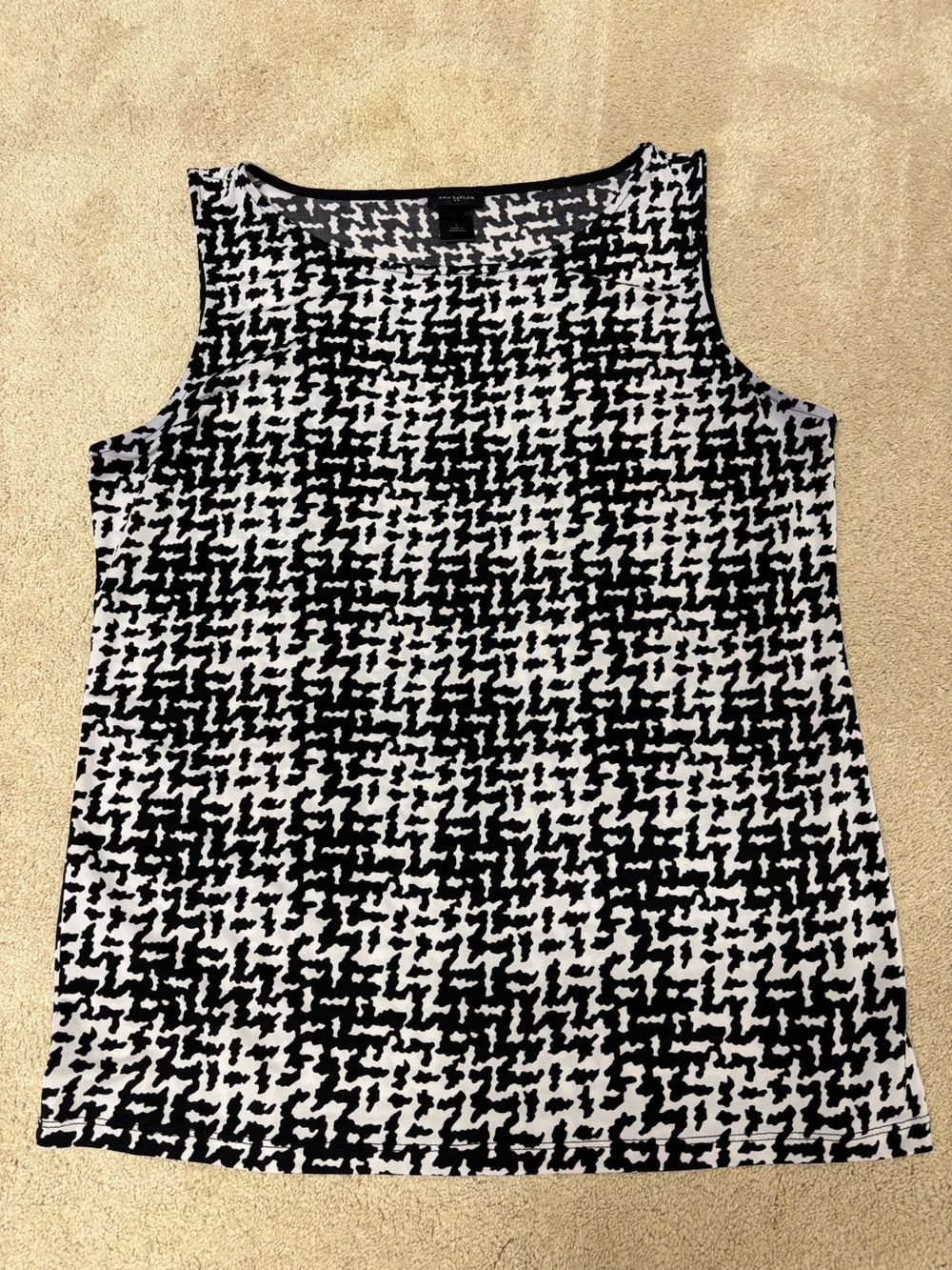 Ann Taylor Black & White Houndstooth Tank